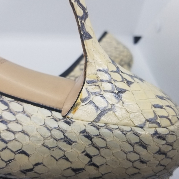 Miu Miu cream and gray snakeskin pointed toe pumps EU 37.5 - Picture 13 of 15